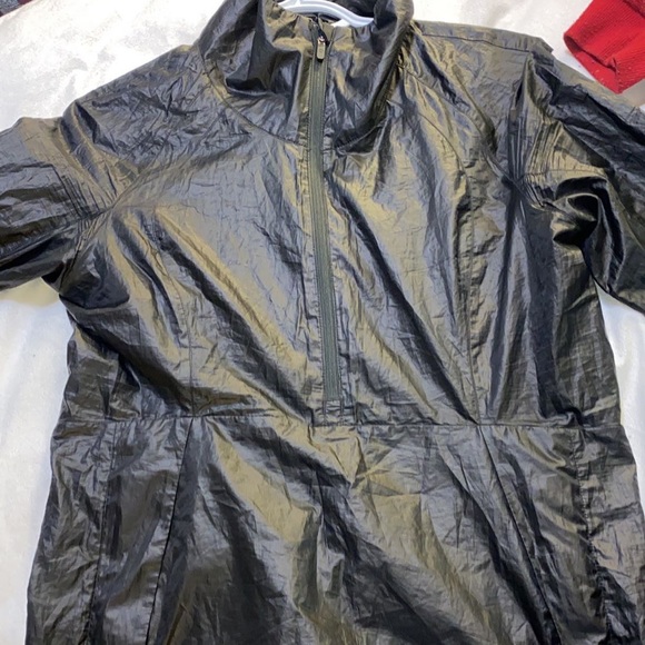 Lululemon Windbreaker - Picture 3 of 4